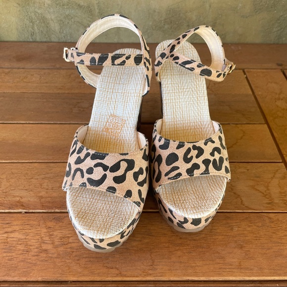 Adorable Leopard Print Wedges NWOT - Picture 4 of 5